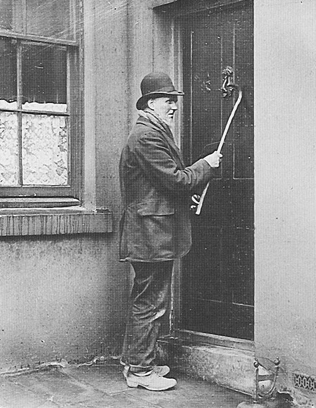 Knocker-up - Wikipedia